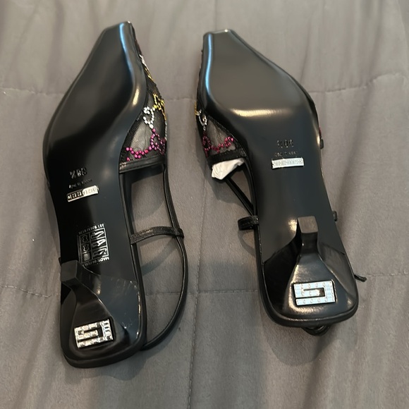 Stunning one of few Brand new. Never worn Gucci shoe - Picture 5 of 7